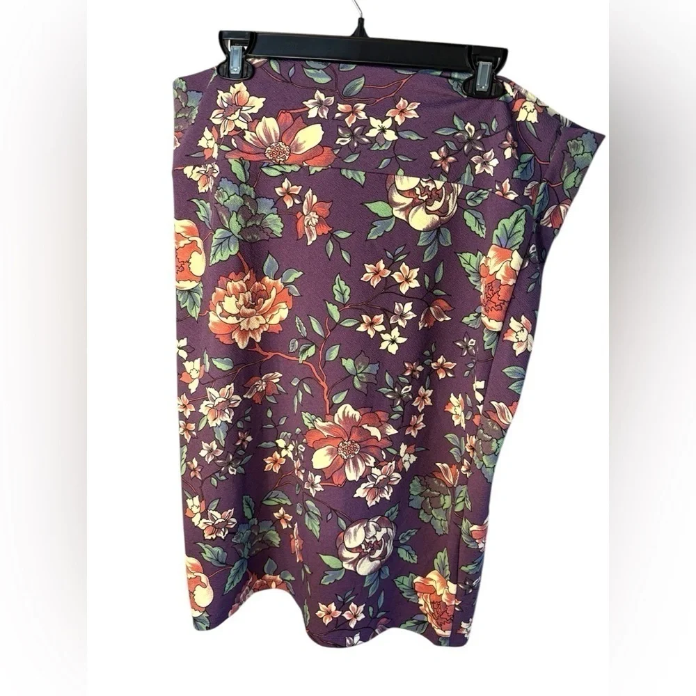 EUC LulaRoe Women’s Purple Floral Cassie Skirt Size 3XL
